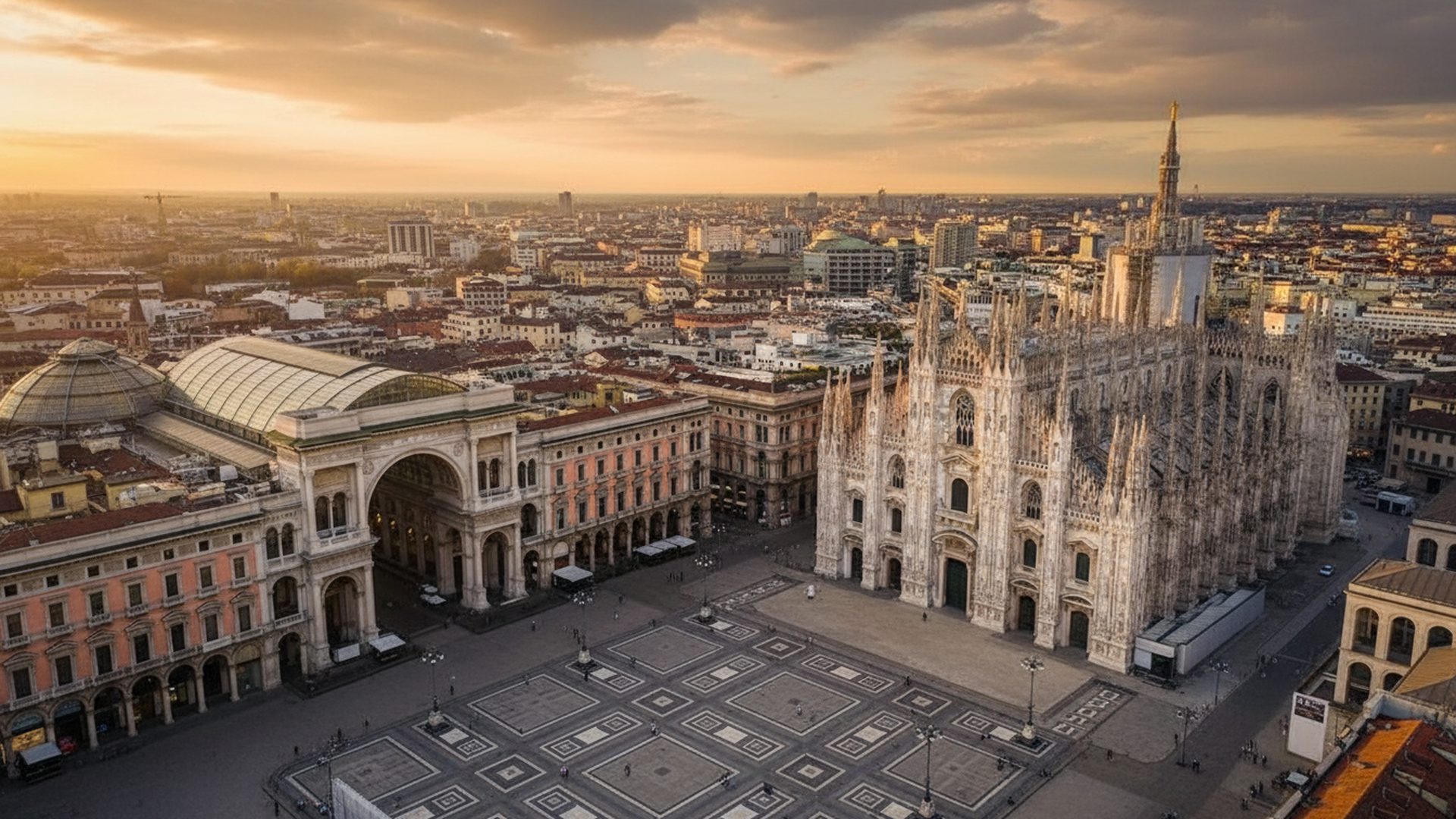 Piazza del Duomo e la Galleria Vittorio Emanuele II dall'alto
